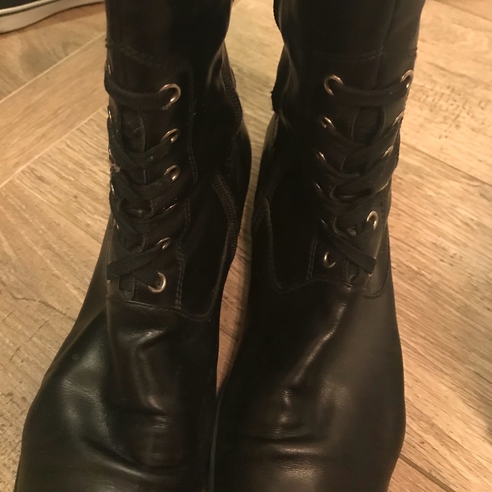 Stuart Weitzman women’s black leather boots